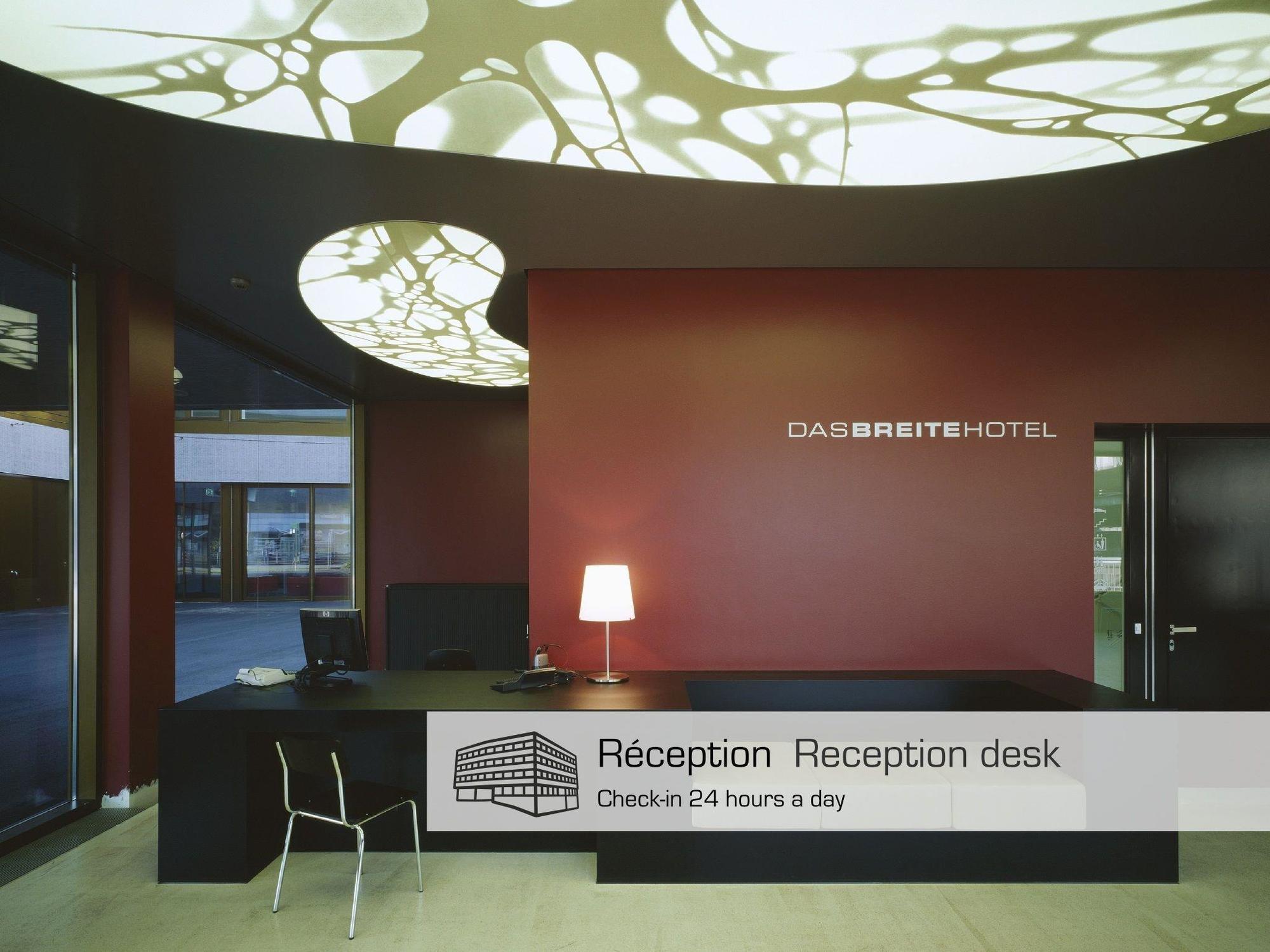 Dasbreitehotel Am Rhein Basel Eksteriør billede